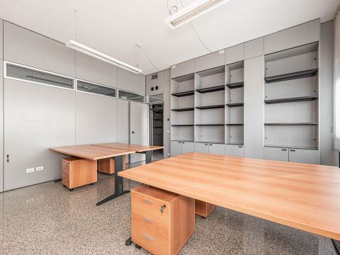 Via Lisbona, 10 - Padova