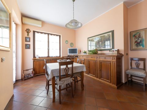 Via E. H. Grieg - Saronno