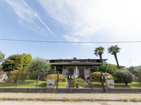 Via E. H. Grieg - Saronno