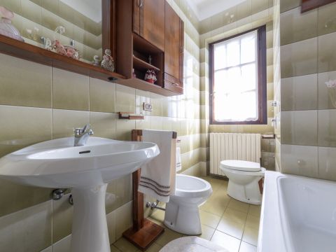 Via E. H. Grieg - Saronno