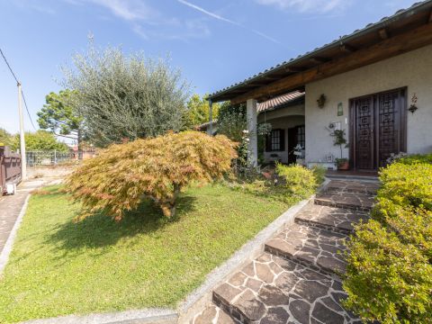 Via E. H. Grieg - Saronno