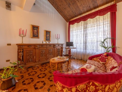 Via E. H. Grieg - Saronno