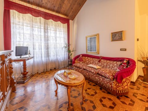 Via E. H. Grieg - Saronno