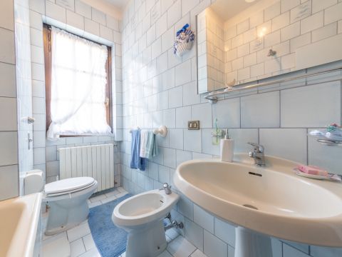 Via E. H. Grieg - Saronno