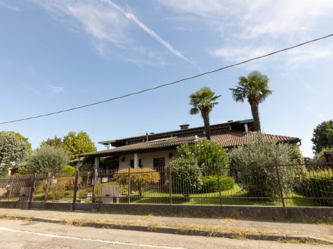 Via E. H. Grieg - Saronno