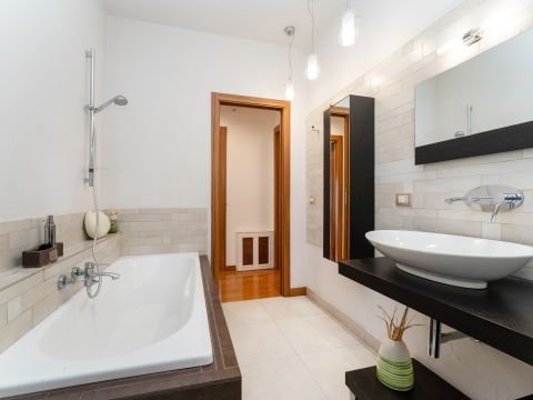 Via Duca degli Abruzzi, 83 - San Giovanni La Punta