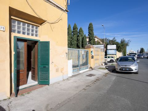 Via Provinciale Pisana, 575 - Livorno