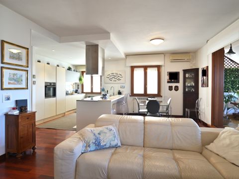 Via Gerolamo Frescobaldi, 8 - Latina