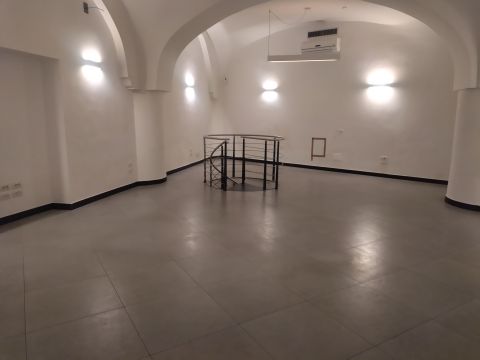 Via della Consulta, 5 - Roma