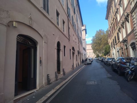 Via della Consulta, 5 - Roma