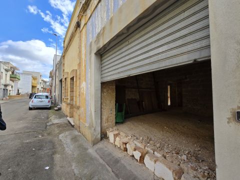 Via F. Crispi 108 - Taurisano