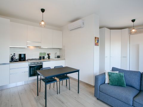 Via Ildebrando della Giovanna, 81 - Roma