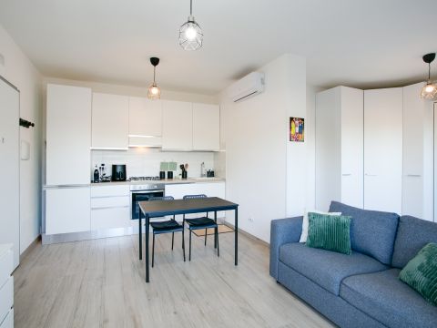 Via Ildebrando della Giovanna, 81 - Roma