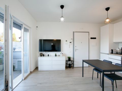 Via Ildebrando della Giovanna, 81 - Roma