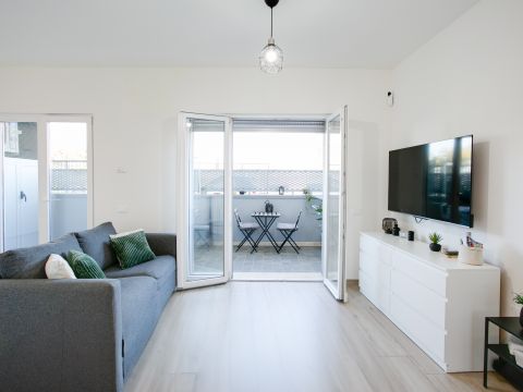 Via Ildebrando della Giovanna, 81 - Roma