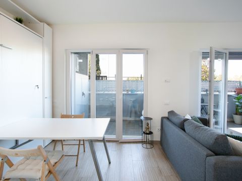 Via Ildebrando della Giovanna, 81 - Roma