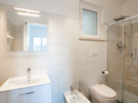 Via Ildebrando della Giovanna, 81 - Roma