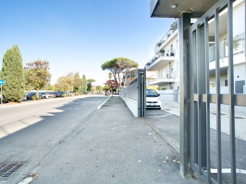 Via Ildebrando della Giovanna, 81 - Roma