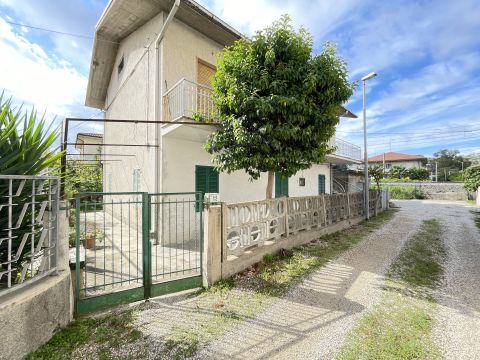 Via Alcide de Gasperi, 10 - Tortoreto