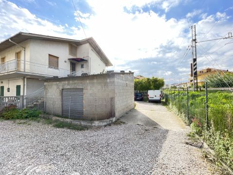 Via Alcide de Gasperi, 10 - Tortoreto