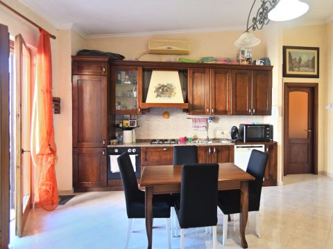 Via Abruzzo, 13 - Villalba