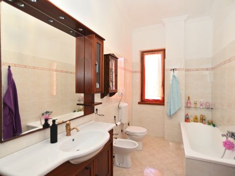 Via Abruzzo, 13 - Villalba