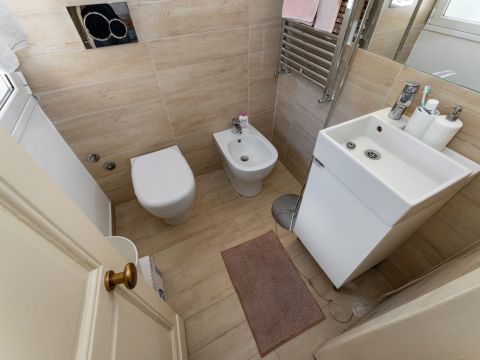 Via Vicario Nicolosi, 14 - Aci Castello