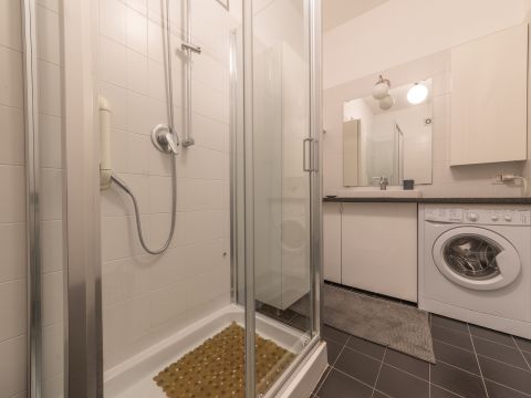 Via Gian Francesco Pizzi, 24 - Milano