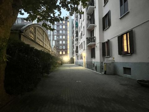 Via Tiziano, 15 - Milano