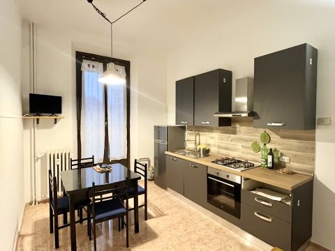 Via Tiziano, 15 - Milano