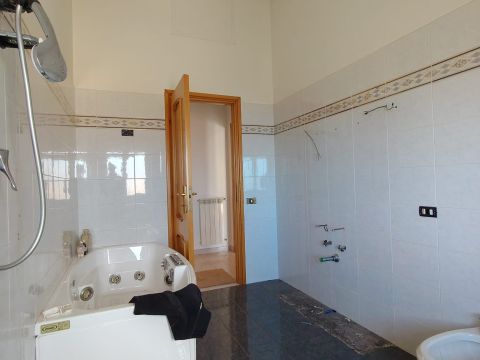 Via Flaminia, 124 - Rignano Flaminio