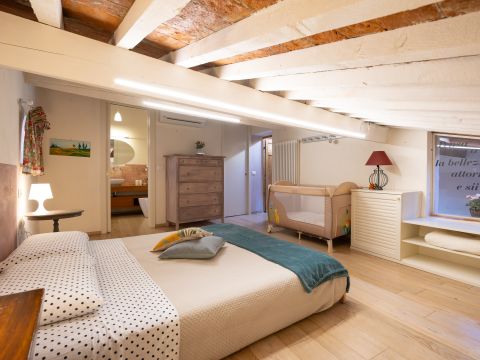 Piazza dei Grilletti, 2 - Pisa