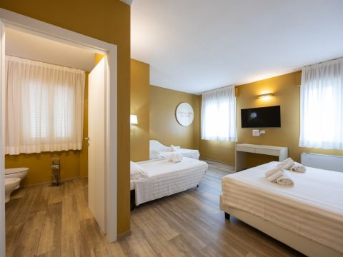 Via Aurelia Nord, 6 - Bibbona