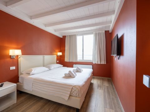 Via Aurelia Nord, 6 - Bibbona