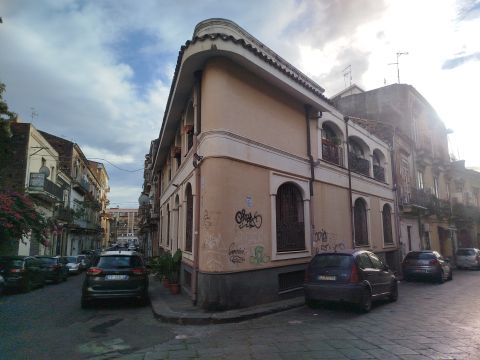 Via Celeste, 131 - Catania