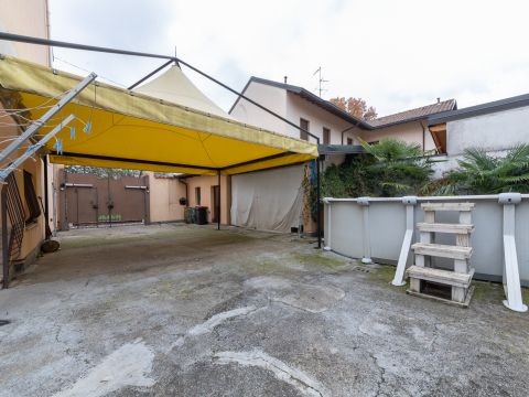 Via Vittorio Alfieri, 19 - Cerro Maggiore