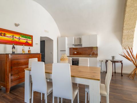 Strada Crocifisso, 6 - Bari