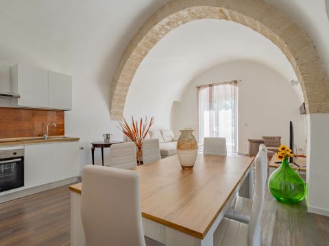 Strada Crocifisso, 6 - Bari