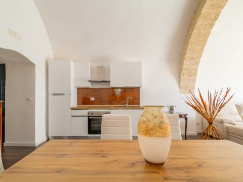 Strada Crocifisso, 6 - Bari