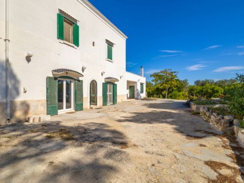 Strada Crocifisso, 6 - Bari