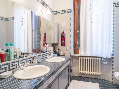 Via IV Novembre, 5 - Varzi