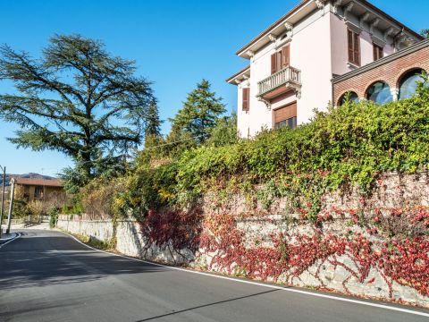 Via IV Novembre, 5 - Varzi