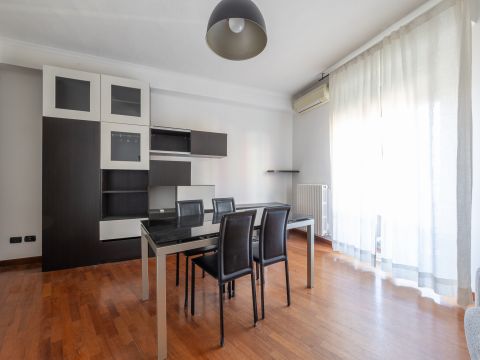 Via dei Fontanili, 55 - Milano