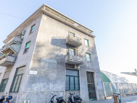 Via dei Fontanili, 55 - Milano