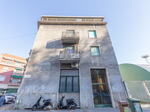 Via dei Fontanili, 55 - Milano