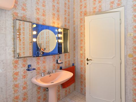 Via Antonio Gramsci, 27 - Aprilia