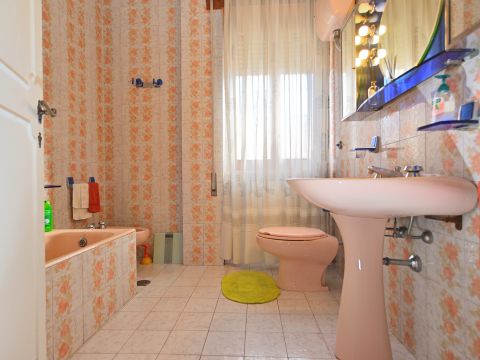 Via Antonio Gramsci, 27 - Aprilia