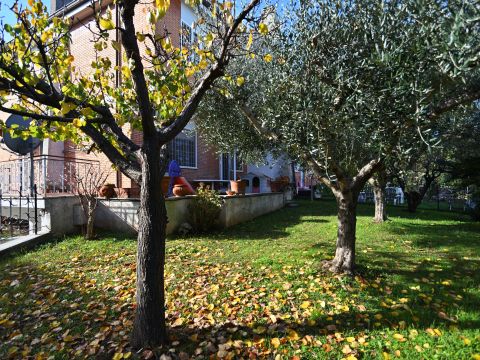 Via Antonio Gramsci, 27 - Aprilia