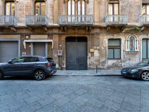 Via Gabriello Carnazza, 13 - Catania