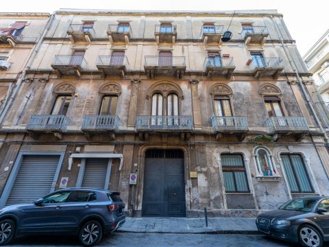 Via Gabriello Carnazza, 13 - Catania